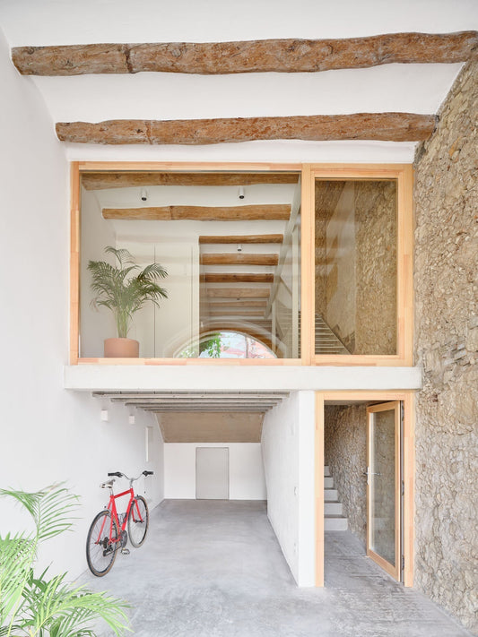 Luz, jardín y espacios enlazados