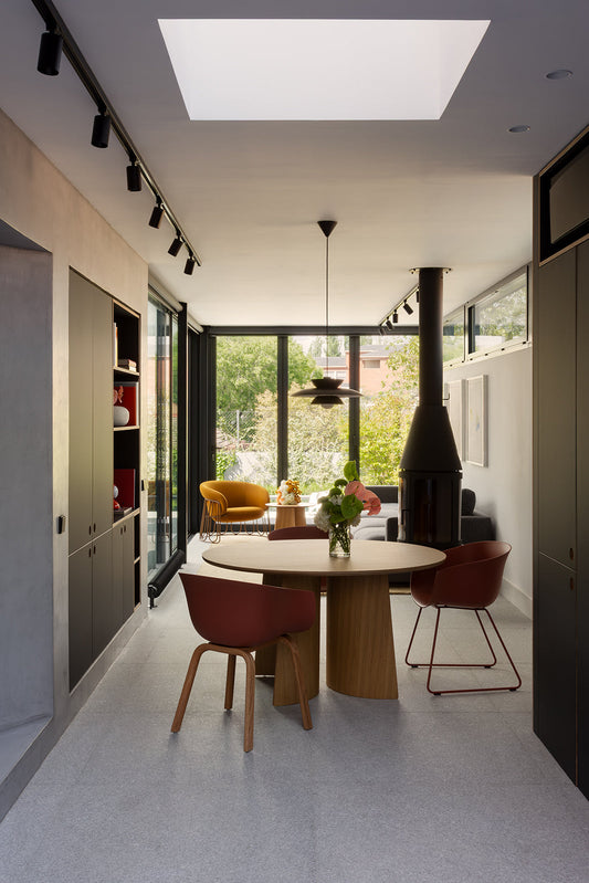 Un garaje que se convierte en lugar de encuentro