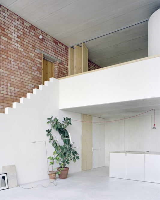 Arquitectura industrial en armonía con la naturaleza