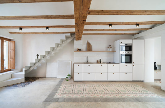 Rehabilitando una antigua vivienda con esencia rústica