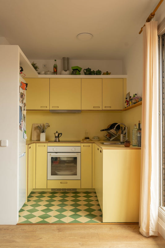 El color transforma un espacio abierto y luminoso