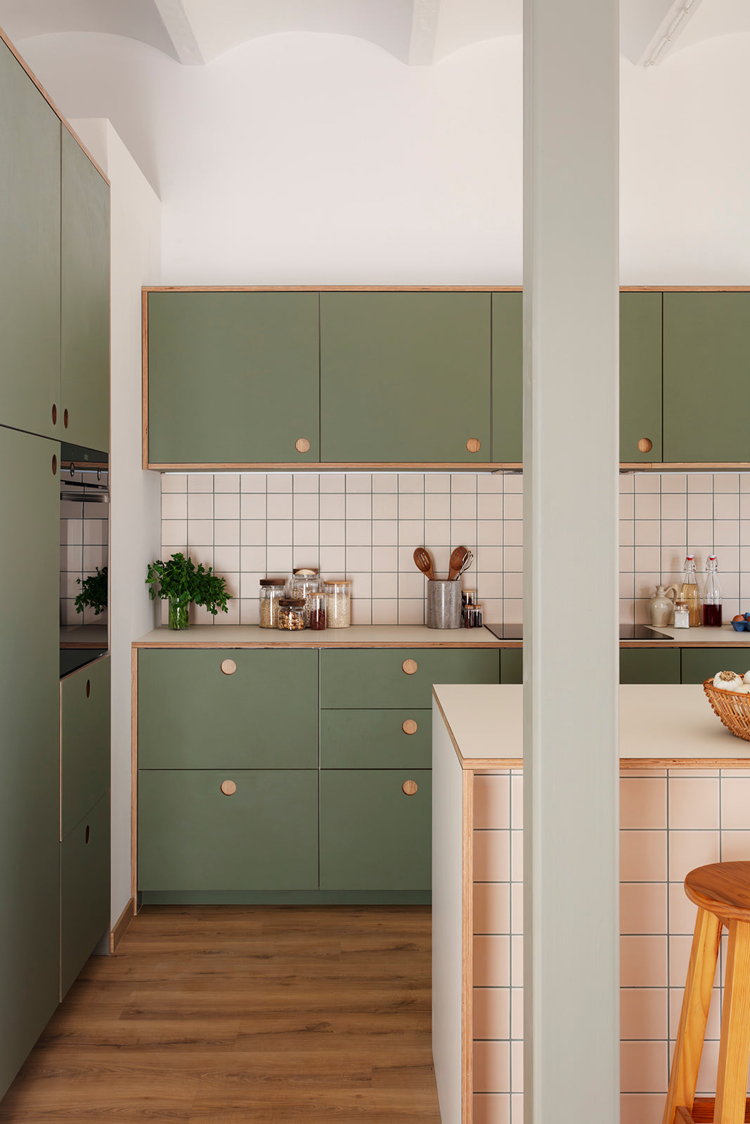 Linoleum: organic touch and color, quiet presence