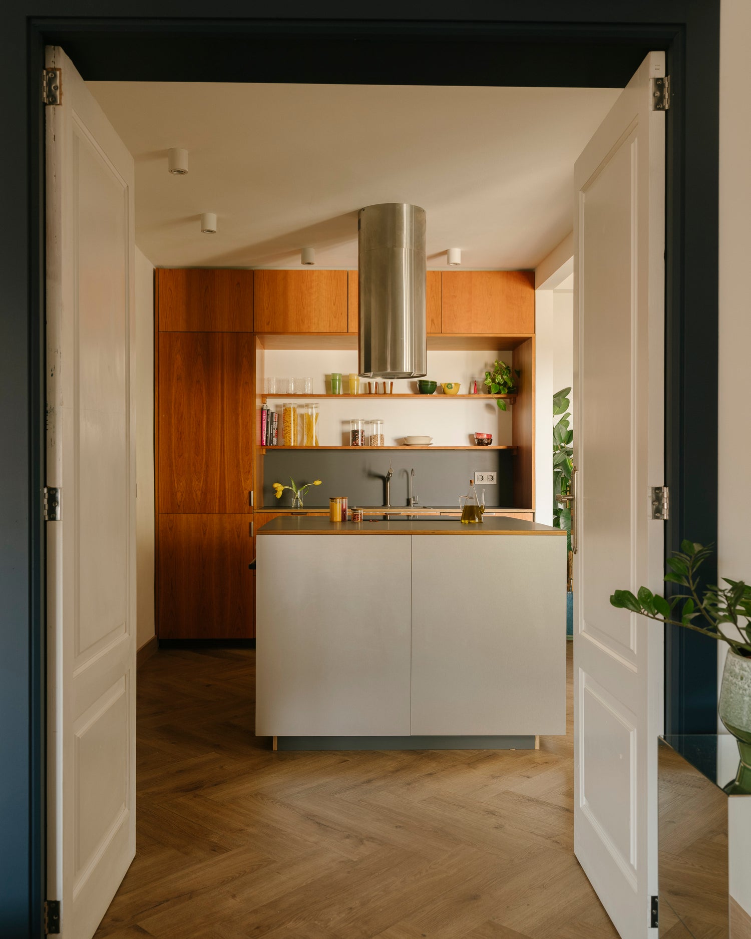 Does it make sense to open your kitchen to the living room? When it works and when it doesn't